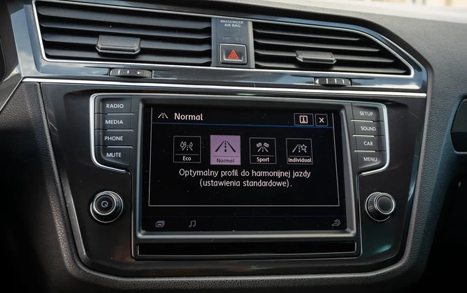 Volkswagen Tiguan cena 67900 przebieg: 159000, rok produkcji 2017 z Szamocin małe 631